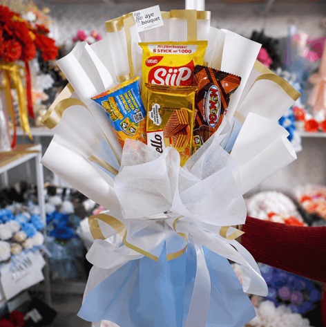 Sky Blue Snack Bouquet