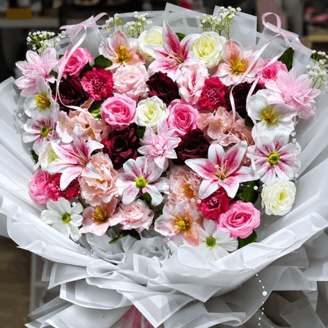 Ivory Blush Elegance Bouquet